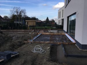 Terras met gepolierde beton