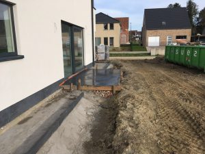 Terras met gepolierde beton