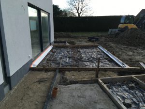 bekisting gepolierd beton aanleg staptegels Dilbeek.JPG_1766