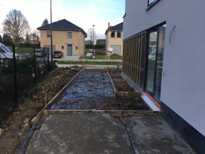 bekisting gepolierd beton aanleg staptegels Dilbeek.JPG_1768