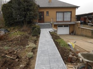 natuursteen aanloop voordeur trappen